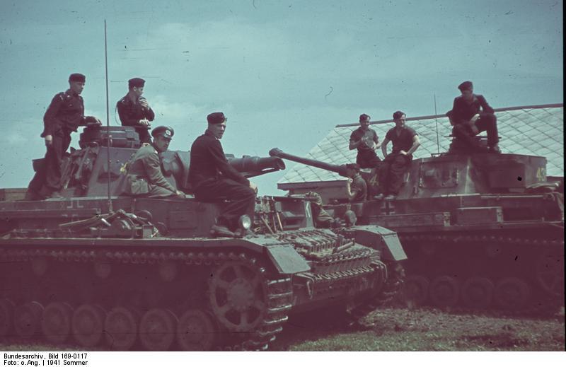 Foto russland - soldaten mit panzer iv