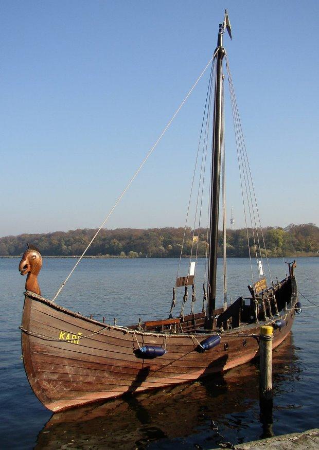 Foto wikingerschiff - drachenschiff